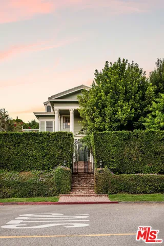 7529 Franklin Avenue, Los Angeles, California 90046