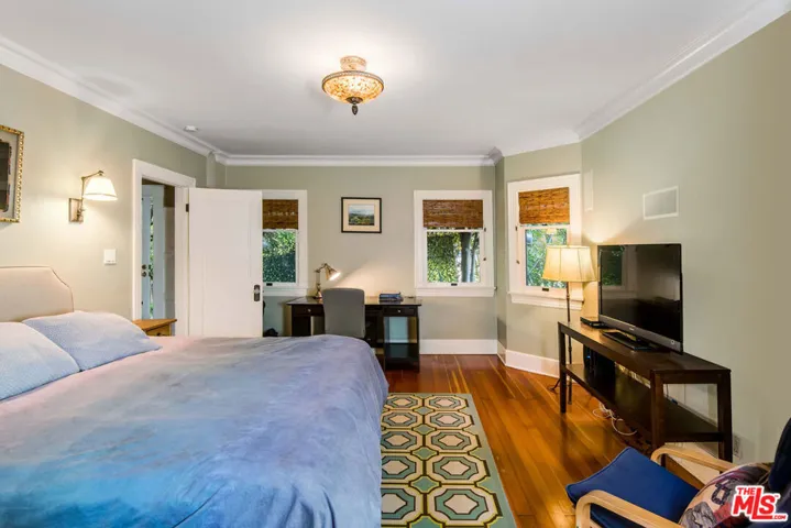 7529 Franklin Avenue, Los Angeles, California 90046