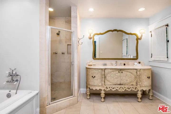 7529 Franklin Avenue, Los Angeles, California 90046