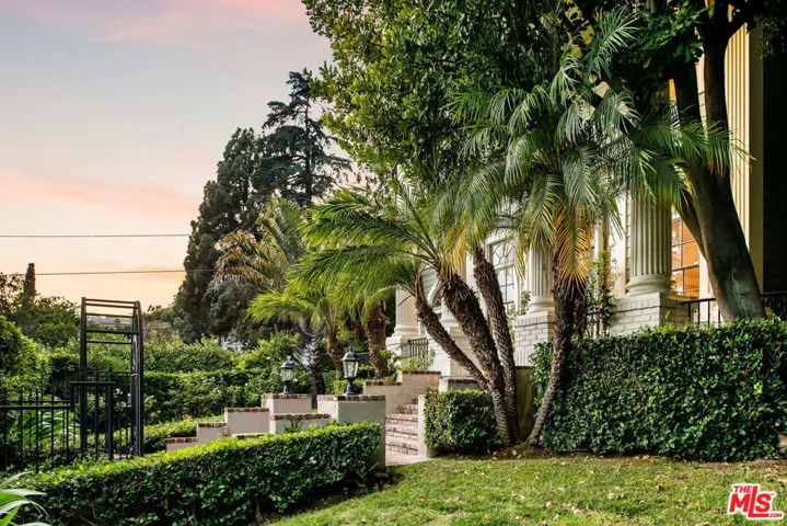 7529 Franklin Avenue, Los Angeles, California 90046