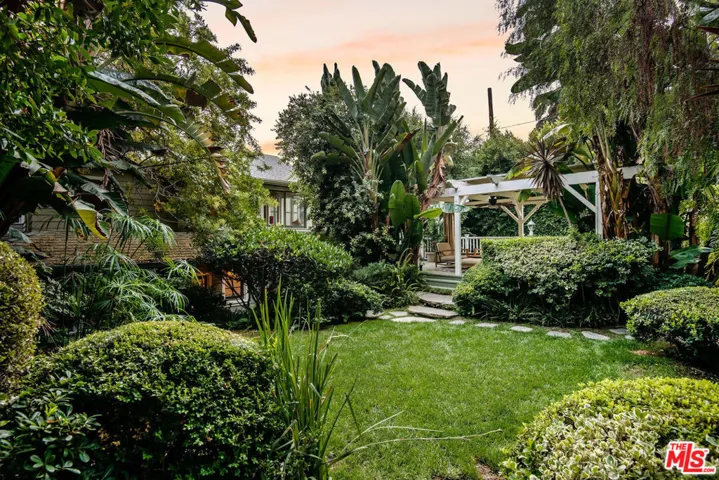 7529 Franklin Avenue, Los Angeles, California 90046