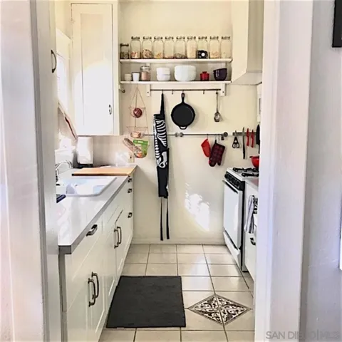 526 Anderson Pl., San Diego, California 92103