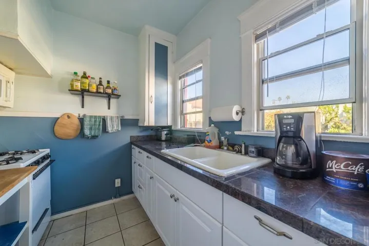 526 Anderson Pl., San Diego, California 92103