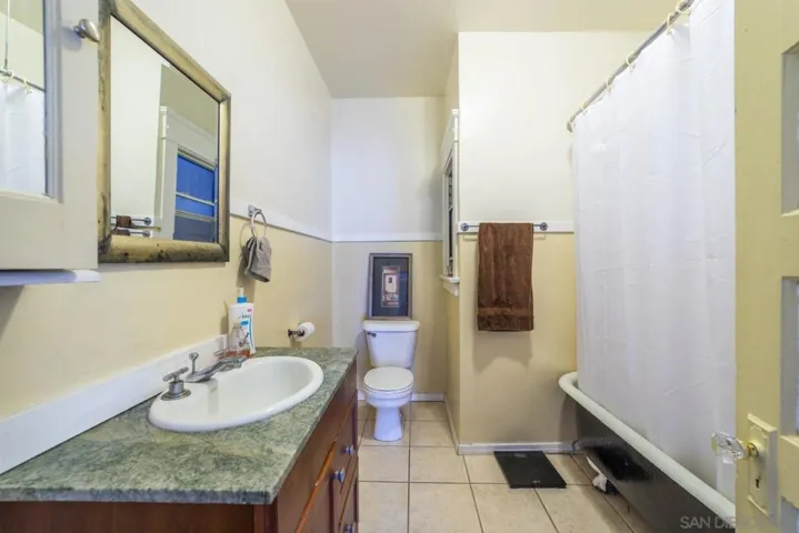 526 Anderson Pl., San Diego, California 92103
