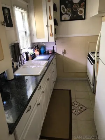 526 Anderson Pl., San Diego, California 92103