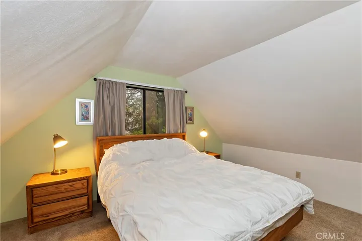 24922 Faulhorn Drive, Crestline, California 92325