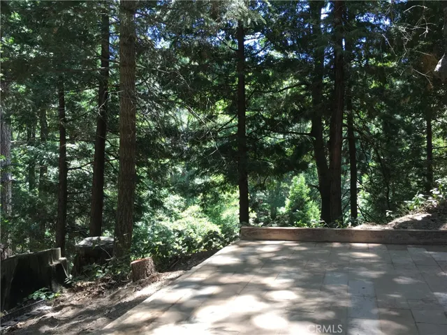 24922 Faulhorn Drive, Crestline, California 92325