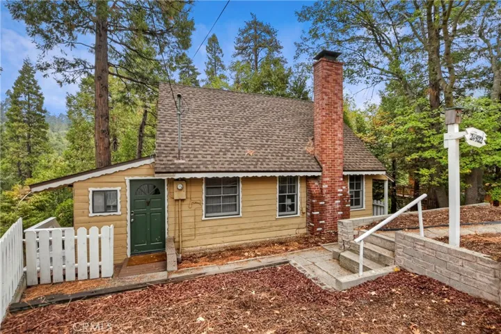 24922 Faulhorn Drive, Crestline, California 92325