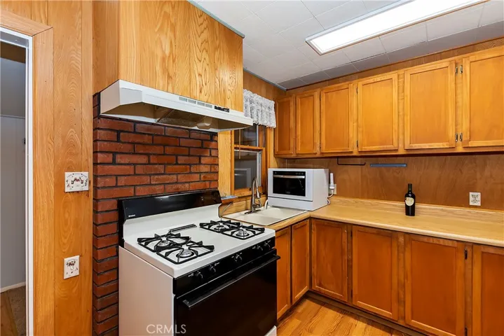 24922 Faulhorn Drive, Crestline, California 92325