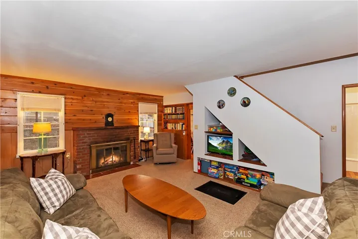 24922 Faulhorn Drive, Crestline, California 92325