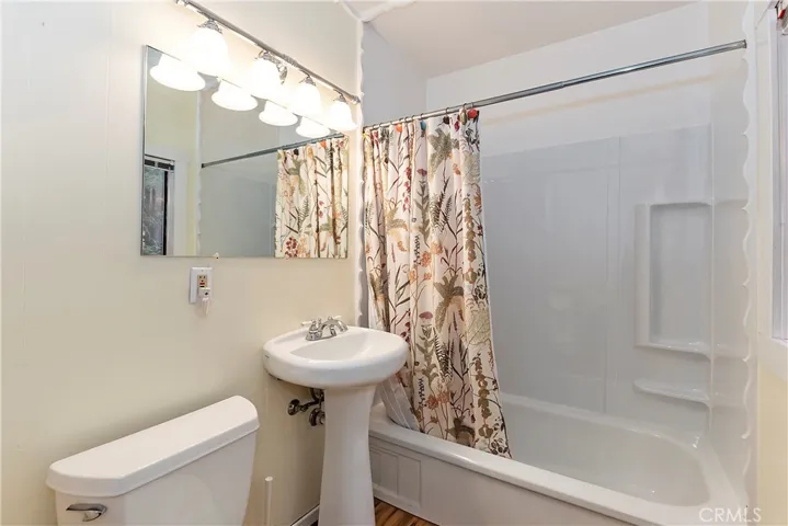 24922 Faulhorn Drive, Crestline, California 92325