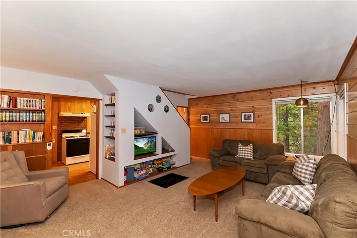 24922 Faulhorn Drive, Crestline, California 92325