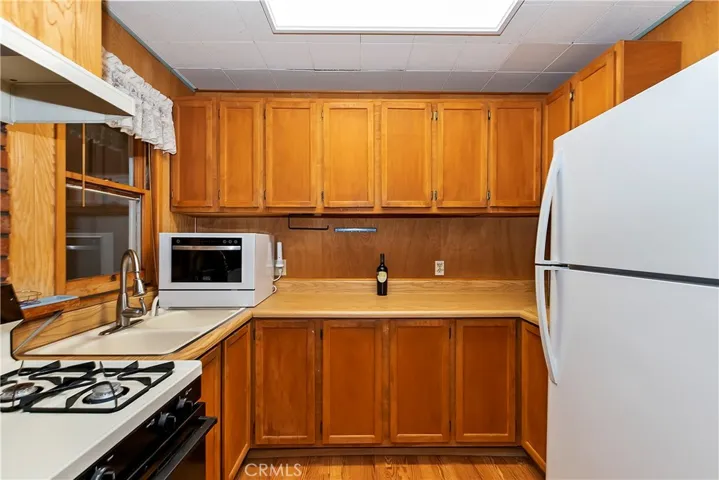 24922 Faulhorn Drive, Crestline, California 92325