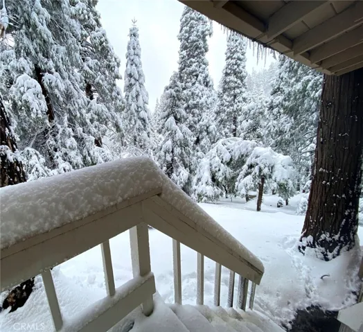24922 Faulhorn Drive, Crestline, California 92325