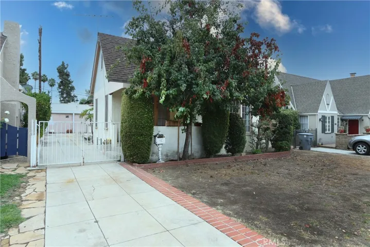 950 E Glenoaks Boulevard, Glendale, California 91207