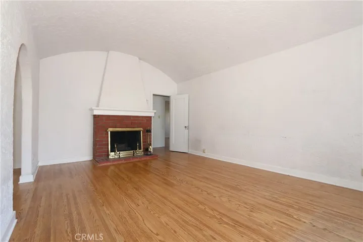 950 E Glenoaks Boulevard, Glendale, California 91207