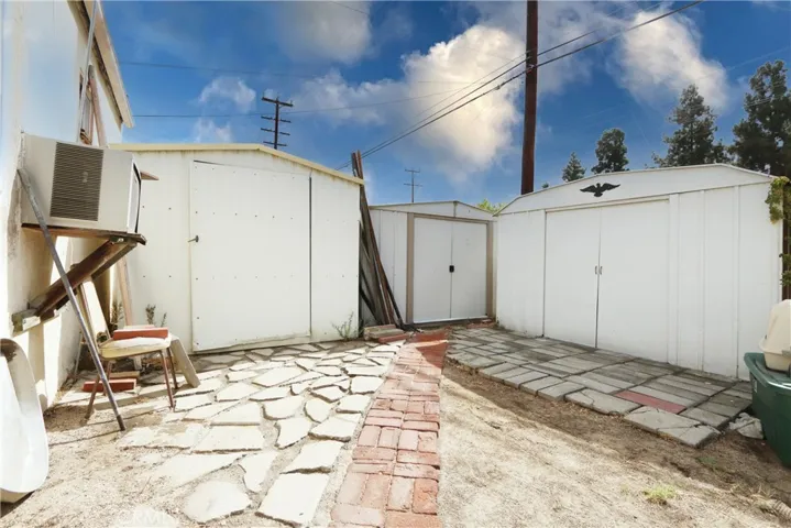 950 E Glenoaks Boulevard, Glendale, California 91207