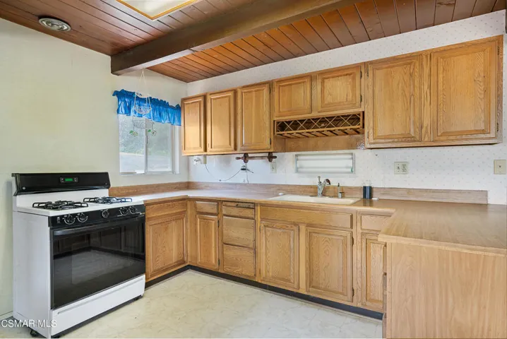 1500 Lynn Rd-web-13