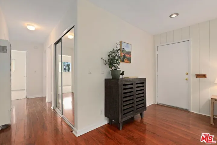 4927 Indian Wood Road 370, Culver City, California 90230