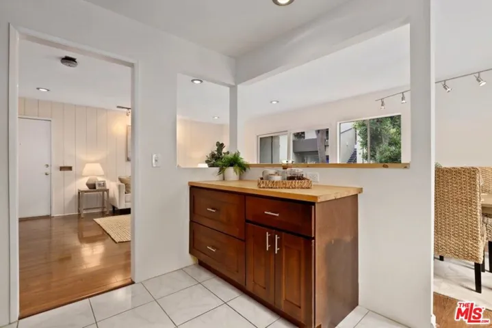 4927 Indian Wood Road 370, Culver City, California 90230