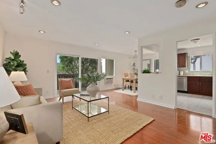 4927 Indian Wood Road 370, Culver City, California 90230