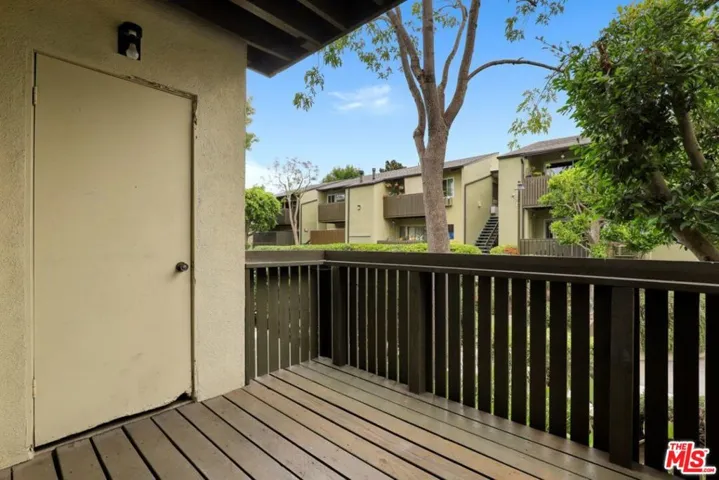 4927 Indian Wood Road 370, Culver City, California 90230