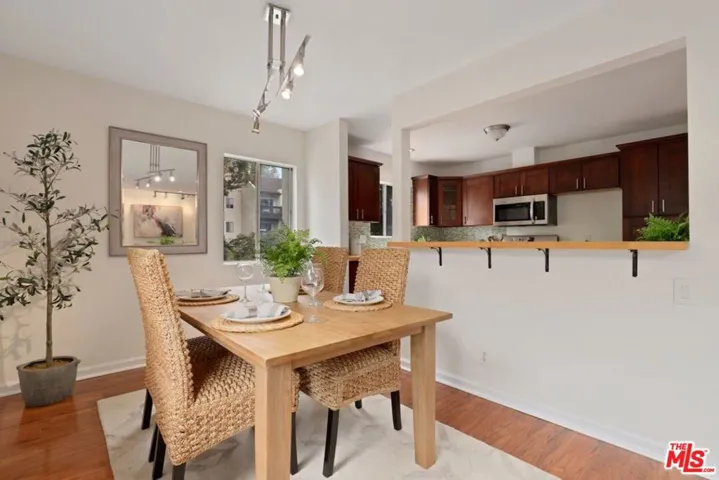 4927 Indian Wood Road 370, Culver City, California 90230