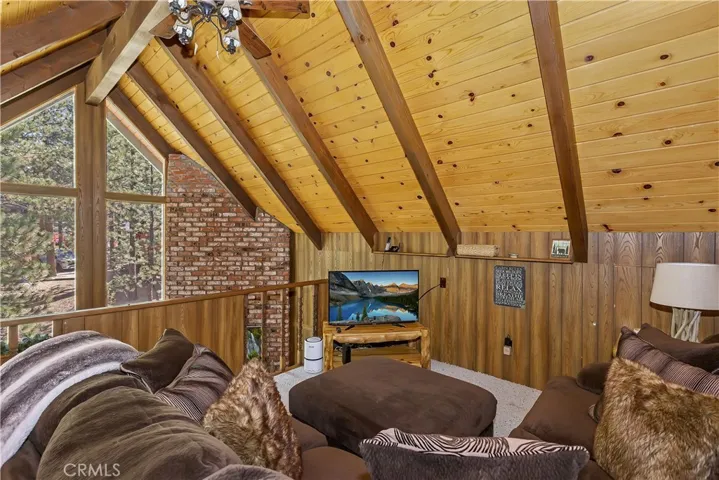 454 Ashwood Drive, Big Bear, California 92314