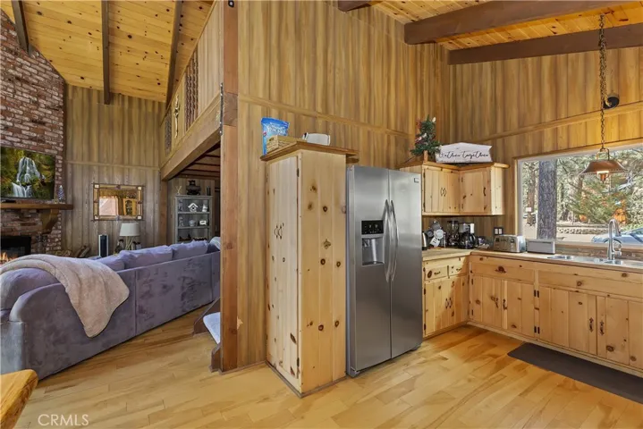 454 Ashwood Drive, Big Bear, California 92314