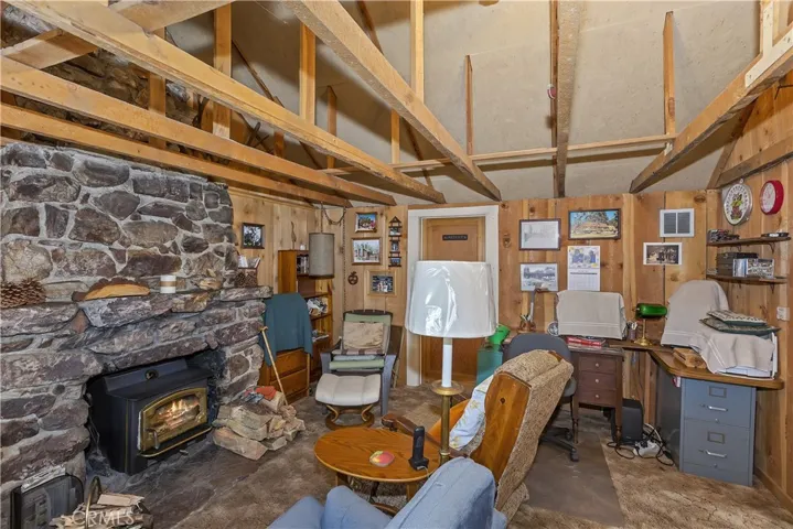 35 Lakeview Tract, Fawnskin, California 92333