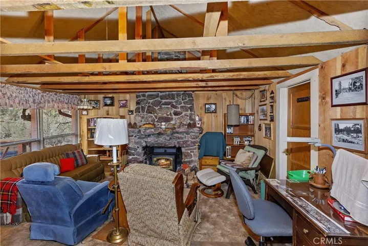 35 Lakeview Tract, Fawnskin, California 92333