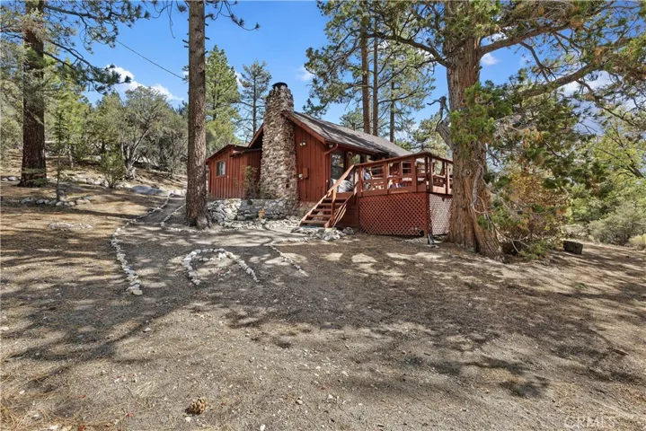 35 Lakeview Tract, Fawnskin, California 92333