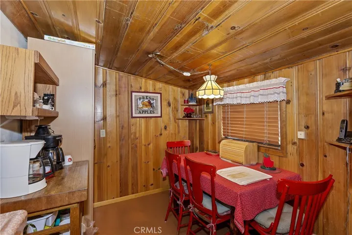 35 Lakeview Tract, Fawnskin, California 92333