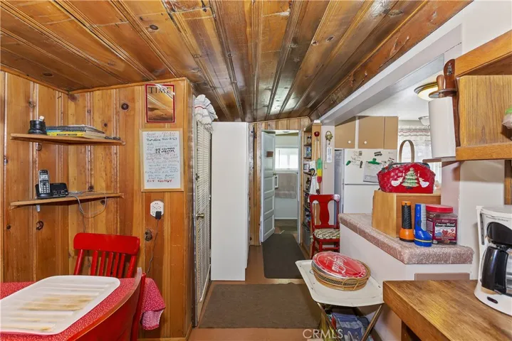 35 Lakeview Tract, Fawnskin, California 92333