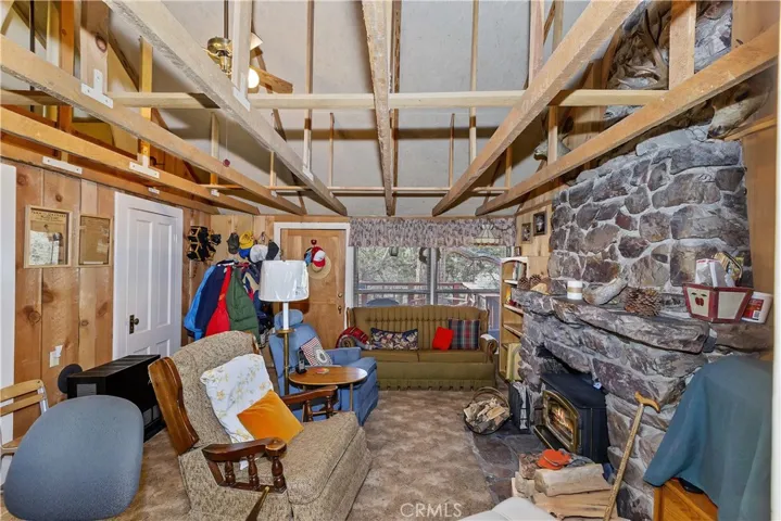 35 Lakeview Tract, Fawnskin, California 92333