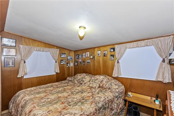 35 Lakeview Tract, Fawnskin, California 92333