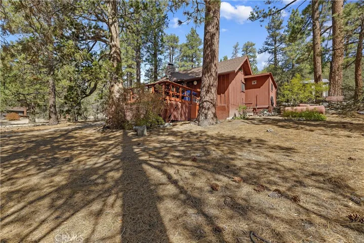 35 Lakeview Tract, Fawnskin, California 92333