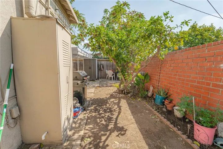 208 E Imperial, Los Angeles, California 90061