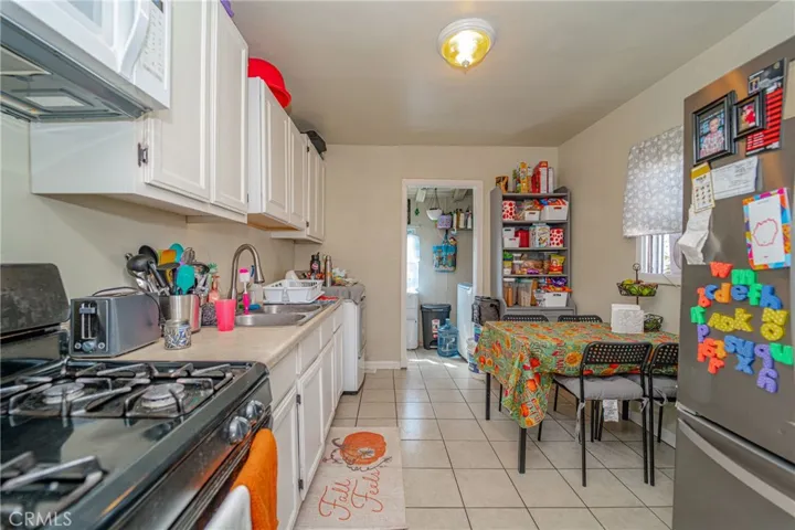 208 E Imperial, Los Angeles, California 90061