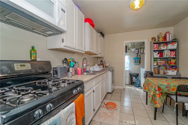 208 E Imperial, Los Angeles, California 90061