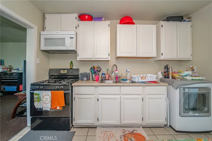 208 E Imperial, Los Angeles, California 90061