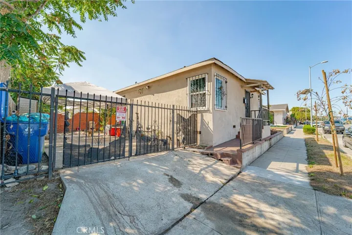 208 E Imperial, Los Angeles, California 90061