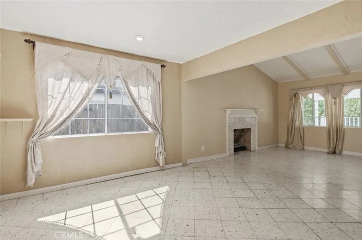 10151 Petit Avenue, North Hills, California 91343