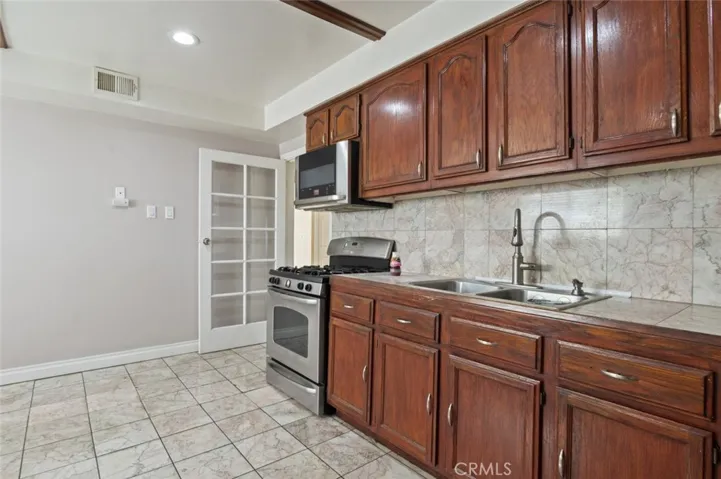 10151 Petit Avenue, North Hills, California 91343