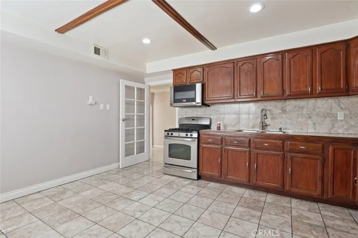 10151 Petit Avenue, North Hills, California 91343