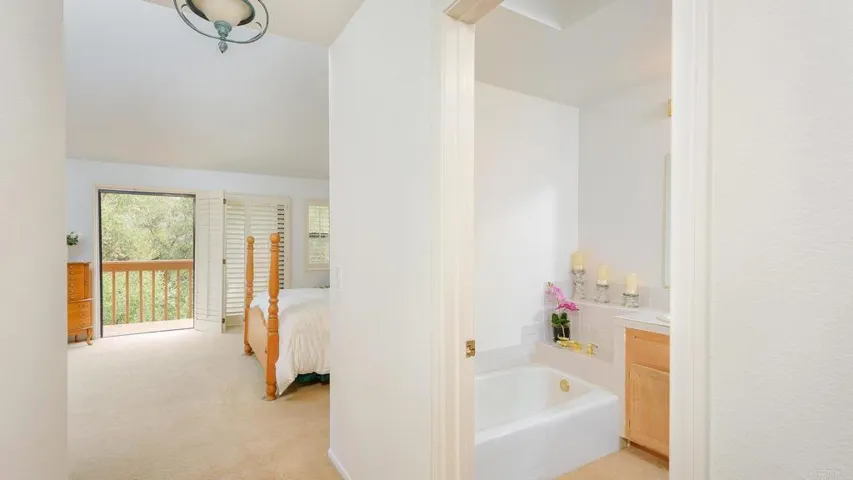 1718 Tecalote Drive 4, Fallbrook, California 92028
