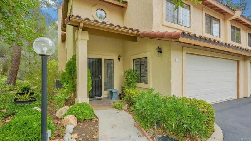 1718 Tecalote Drive 4, Fallbrook, California 92028