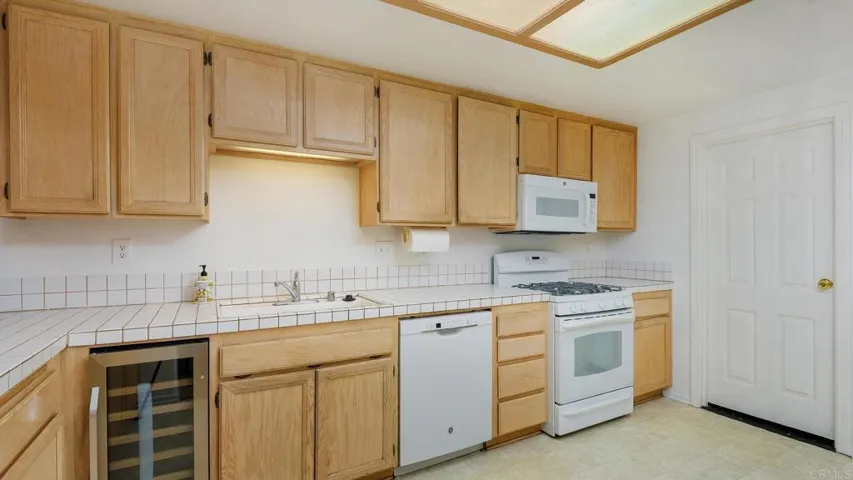 1718 Tecalote Drive 4, Fallbrook, California 92028