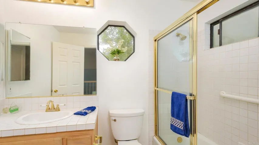 1718 Tecalote Drive 4, Fallbrook, California 92028