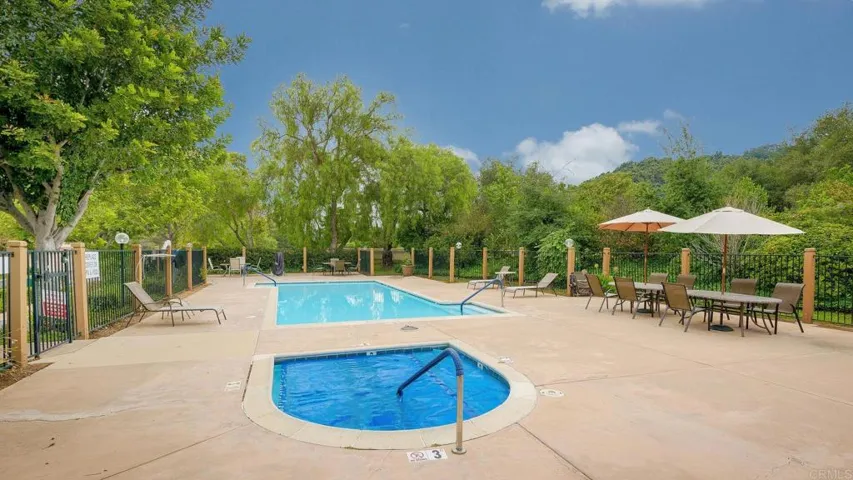 1718 Tecalote Drive 4, Fallbrook, California 92028